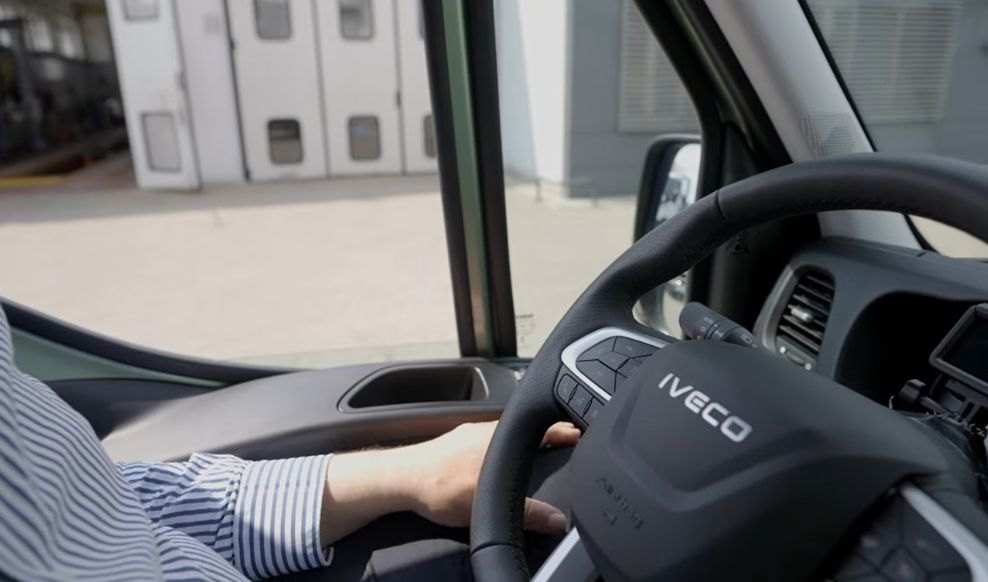 System DOW w IVECO Daily – ostrzeżenie przy otwieraniu drzwi
